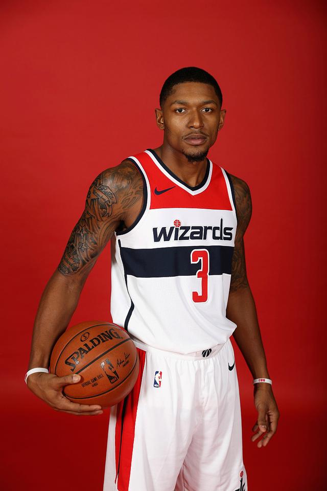 关于菲尼克斯太阳发布备战花絮，清晨完成体检，欧联任务艰巨，纪律约束更严格的信息